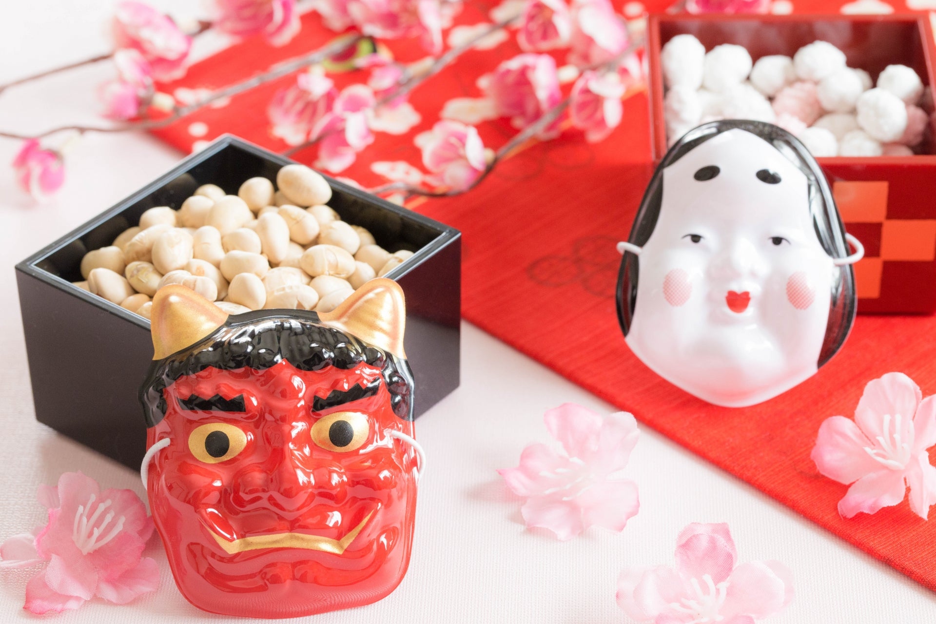 “Oni wa soto, fuku wa uchi!” Is it a spell?