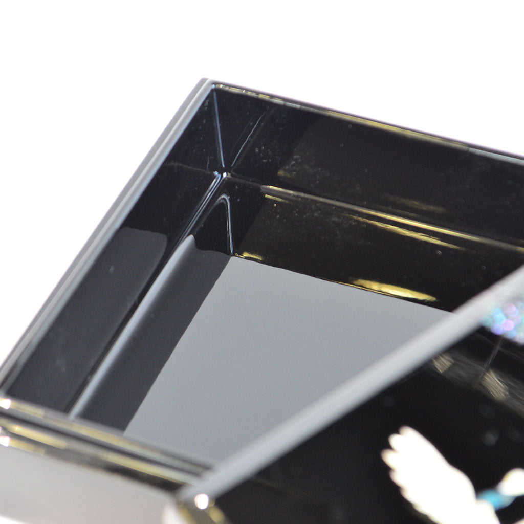 Small Lacquerware Box with Raden "Crane"