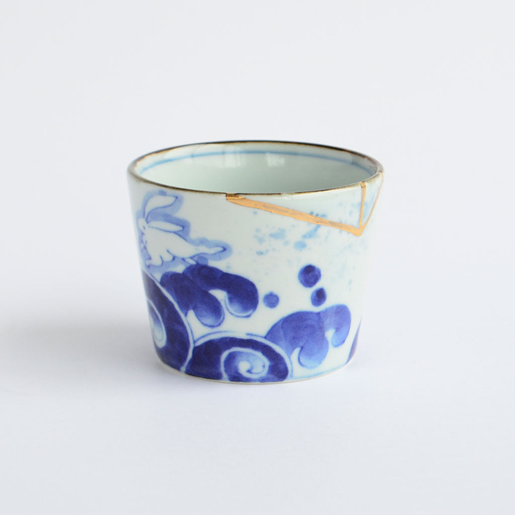 Imari Ware Shoba-choko Cup with Gold Lining "Rabbit"