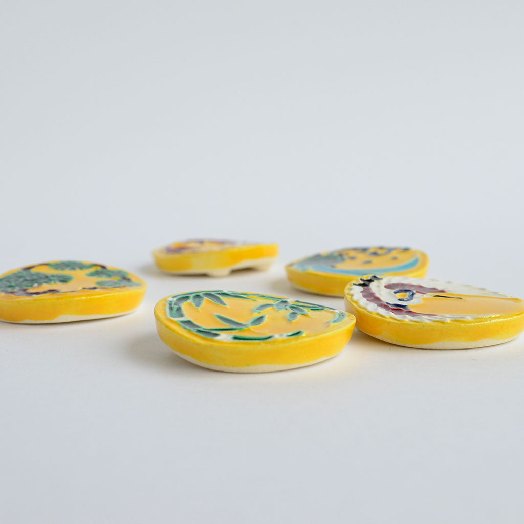 Kiyomizu Ware Chopstick Rest 5pcs Set "Yellow Cochin with Auspicious Motifs"