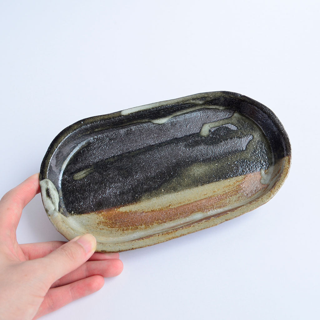 Shigaraki Ware Plate "Akatsuki / Oval Shape"