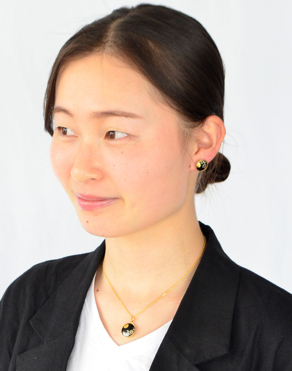 Kyoto Damascene Pendant “Cherry Blossoms and the Moon” – Diameter: 1.6 cm