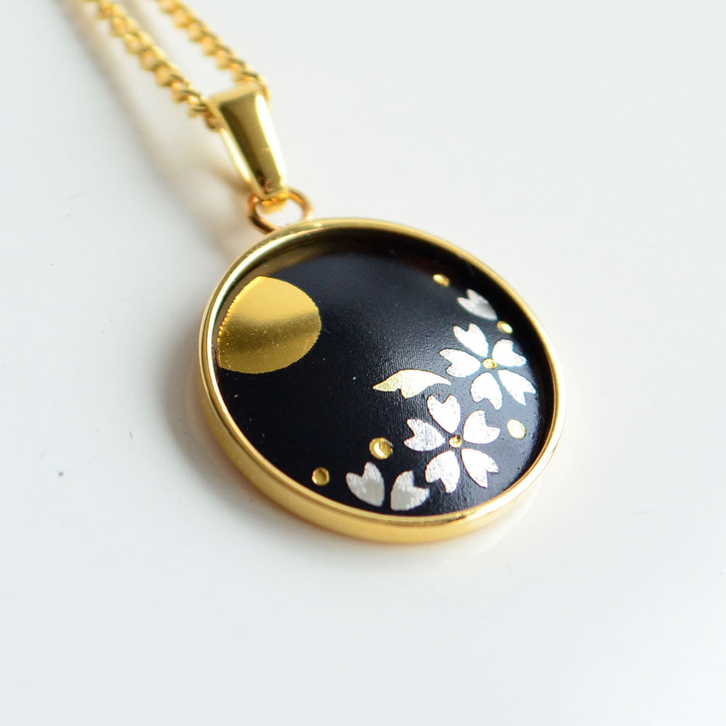 Kyoto Damascene Pendant “Cherry Blossoms and the Moon” – Diameter: 1.6 cm