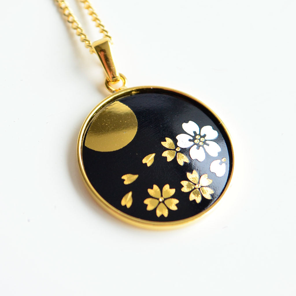Kyoto Damascene Pendant “Cherry Blossoms and the Moon” – Diameter: 2 cm