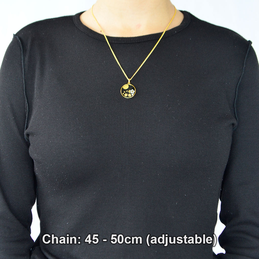 Kyoto Damascene Pendant “Cherry Blossoms and the Moon” – Diameter: 2 cm