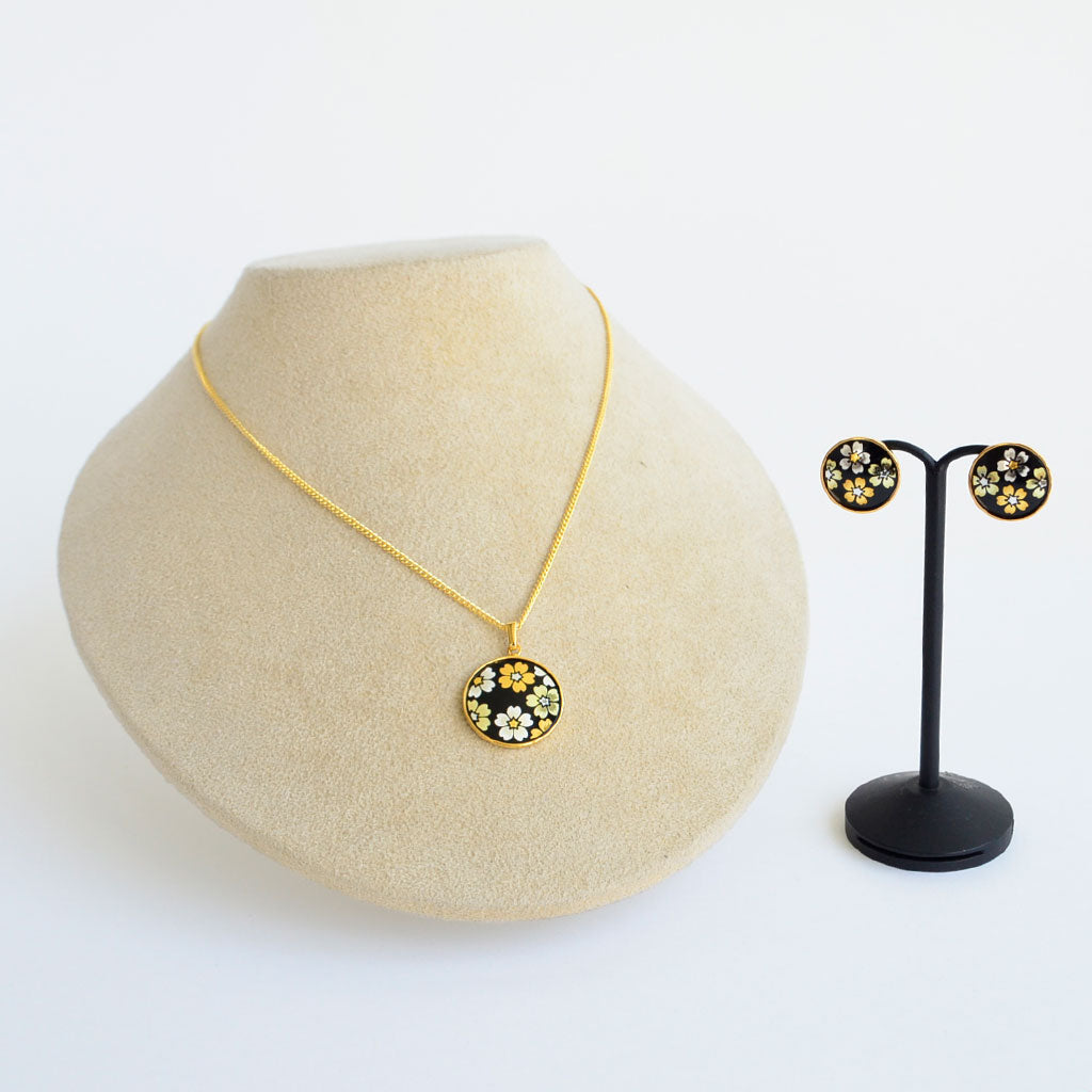 Kyoto Damascene Pendant “Cherry blossoms in full bloom” – Diameter: 2 cm