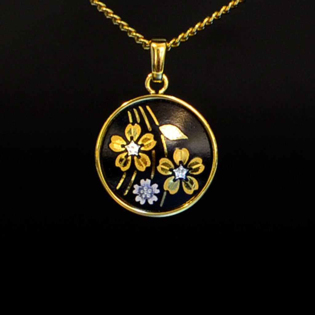 Kyoto Damascene Pendant “Weeping Cherry Blossoms” – Diameter: 1.6 cm