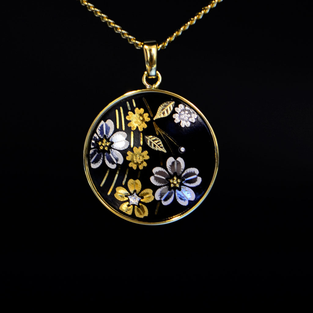 Kyoto Damascene Pendant “Weeping Cherry Blossoms” – Diameter: 2 cm