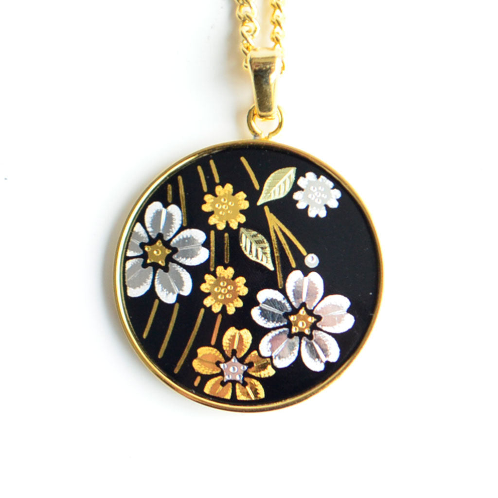 Kyoto Damascene Pendant “Weeping Cherry Blossoms” – Diameter: 2 cm