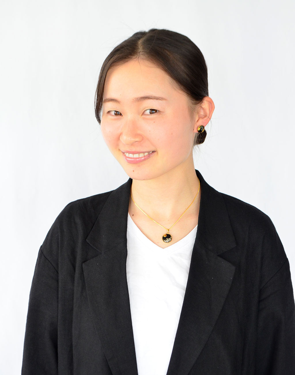 Kyoto Damascene Stud Earrings "Cherry Blossoms and the Moon"– Diameter: 1.2 cm