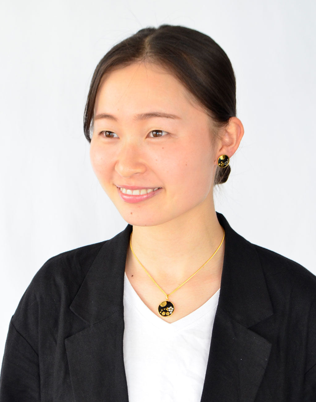 Kyoto Damascene Stud Earrings "Cherry Blossoms and the Moon"– Diameter: 1.6 cm