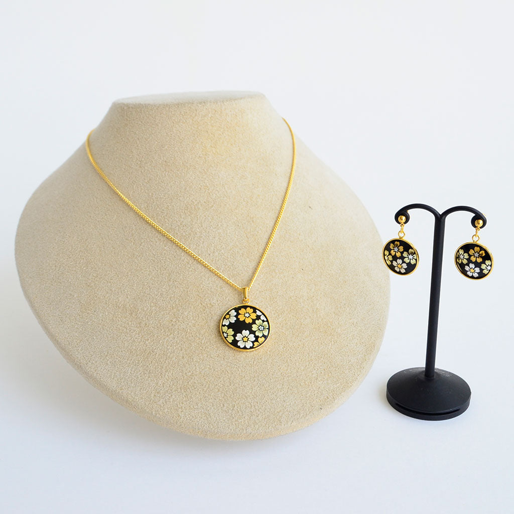 Kyoto Damascene Dangling Earrings "Cherry blossoms in full bloom"– Diameter: 1.6 cm