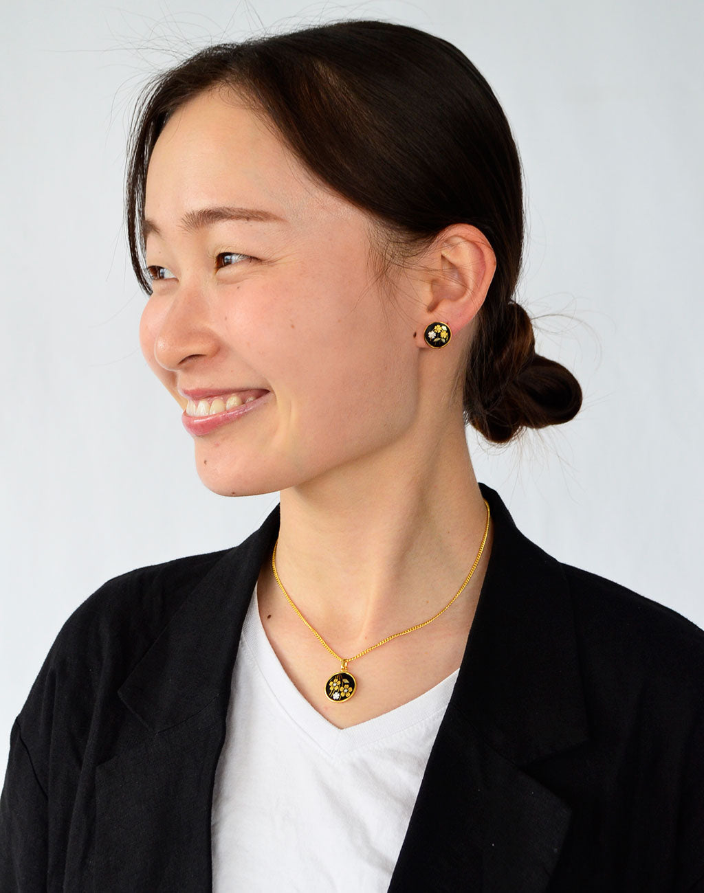 Kyoto Damascene Stud Earrings "Weeping Cherry Blossoms"– Diameter: 1.2 cm