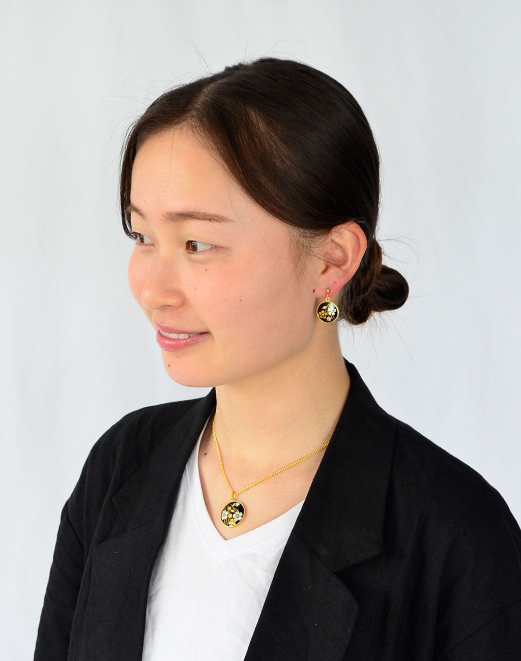 Kyoto Damascene Dangling Earrings "Weeping Cherry Blossoms"– Diameter: 1.6 cm