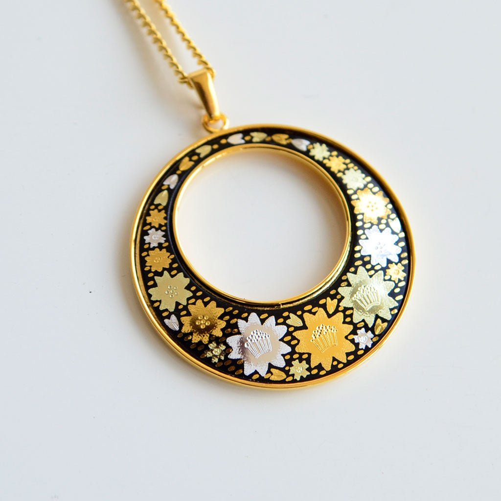 Kyoto Damascene Open Circle Pendant Fully Covered With Cherry Blossoms – Diameter: 3 cm
