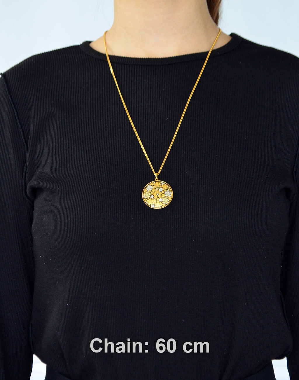 Kyoto Damascene Pendant Fully Covered With Cherry Blossoms – Diameter: 3 cm