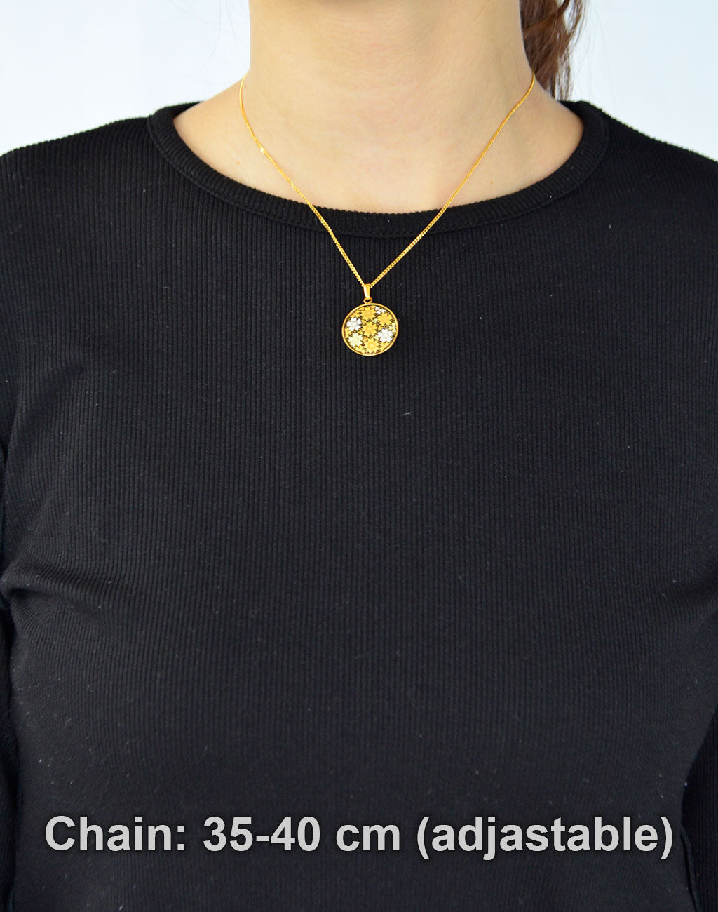 Kyoto Damascene Pendant Fully Covered With Cherry Blossoms – Diameter: 2 cm