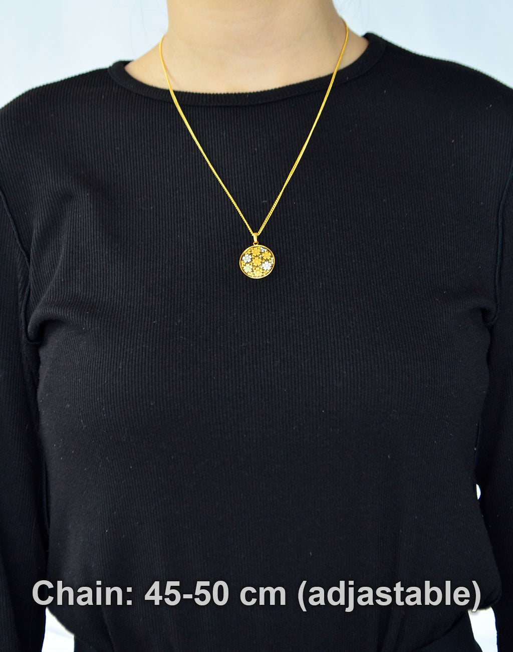 Kyoto Damascene Pendant Fully Covered With Cherry Blossoms – Diameter: 2 cm