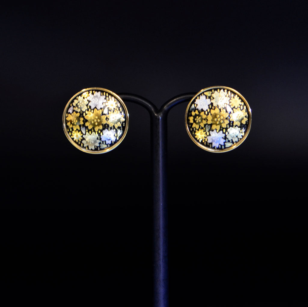 Kyoto Damascene Stud Earrings Fully Covered With Cherry Blossoms – Diameter: 1.6 cm