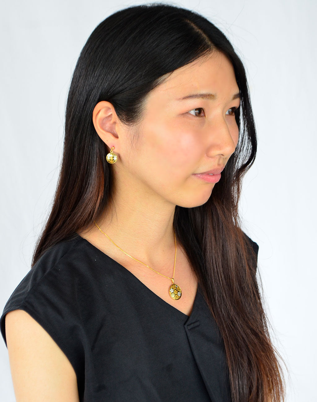 Kyoto Damascene Dungling Earrings Fully Covered With Cherry Blossoms – Diameter: 1.2 cm