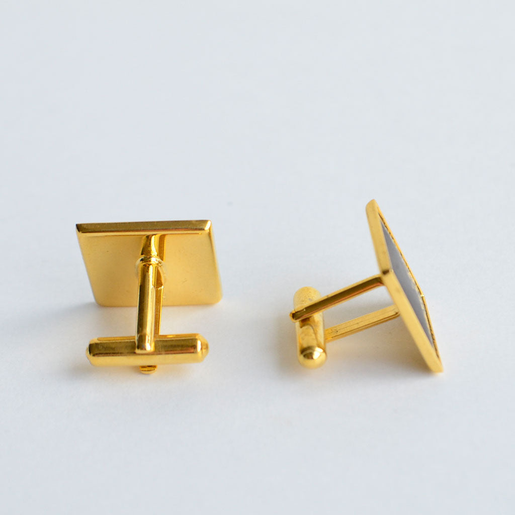 Kyoto Damascene Cufflinks Fully Covered With Cherry Blossoms Half Black – Size : 1.8×1.8 cm