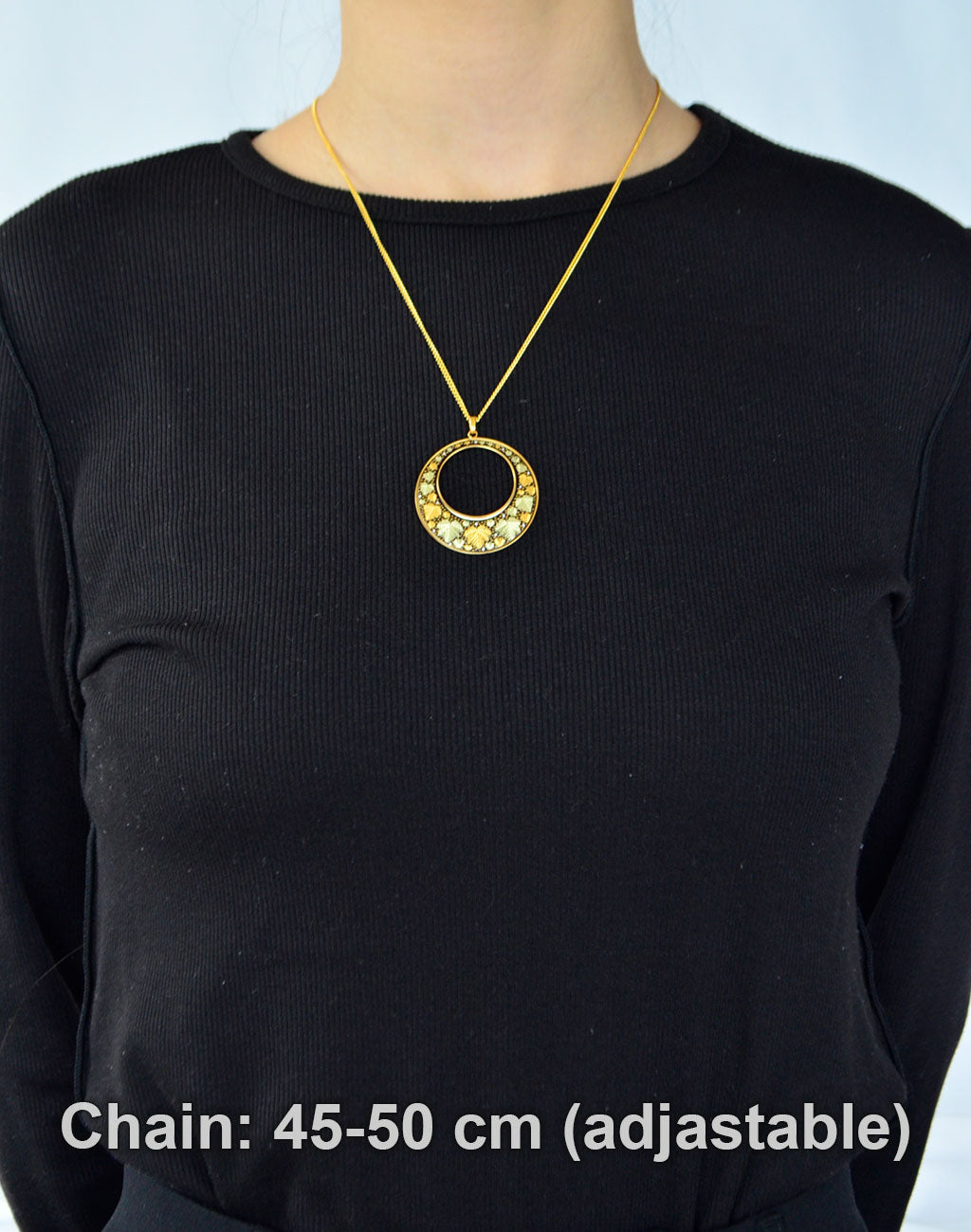 Kyoto Damascene Open Circle Pendant Fully Covered With Ivy – Diameter: 3.9 cm