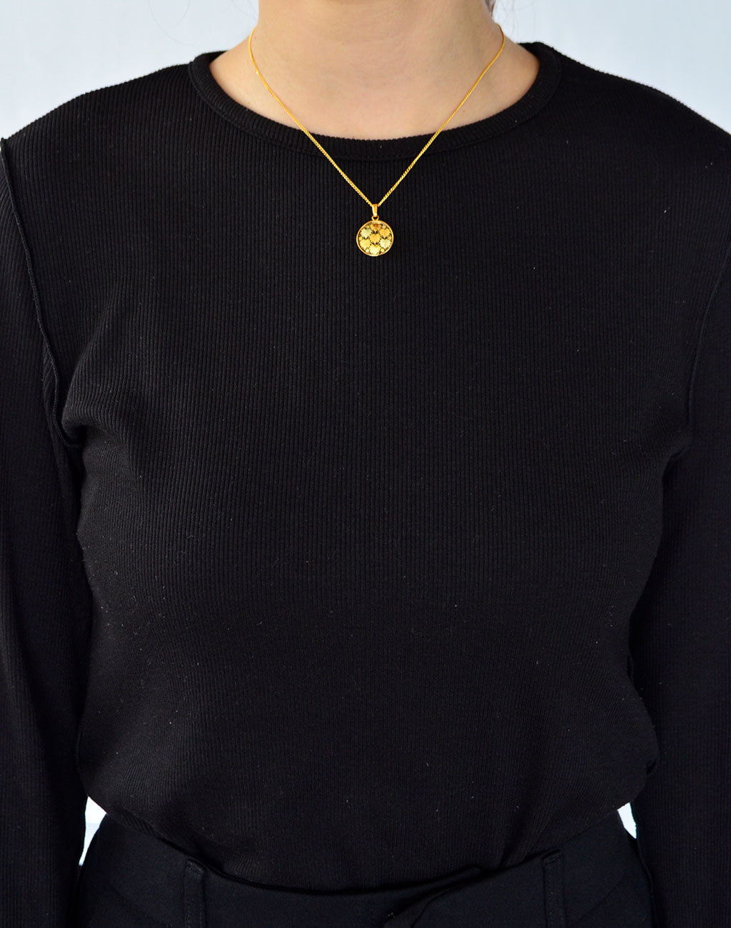 Kyoto Damascene Pendant Fully Covered With Ivy – Diameter: 1.6 cm