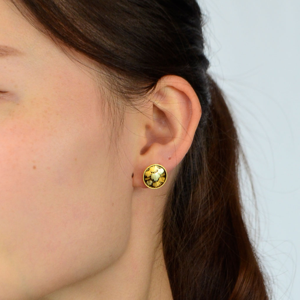 Kyoto Damascene Stud Earrings Fully Covered With Ivy – Diameter: 1.2 cm