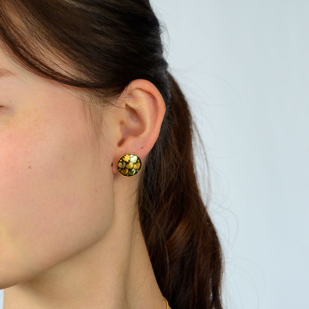 Kyoto Damascene Stud Earrings Fully Covered With Ivy – Diameter: 1.6 cm