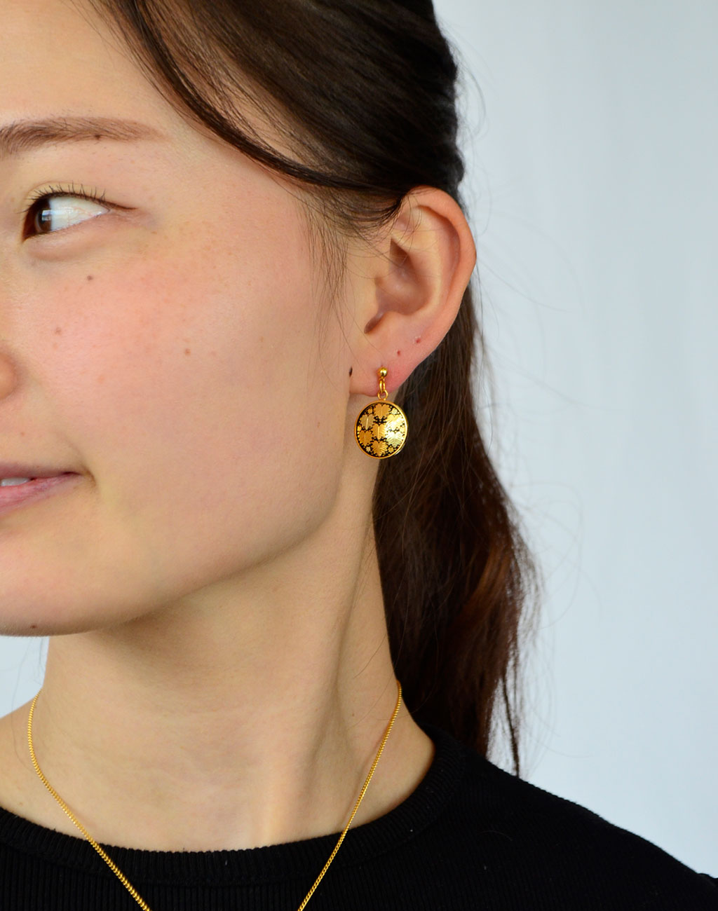 Kyoto Damascene Dungling Earrings Fully Covered With Ivy – Diameter: 1.6 cm