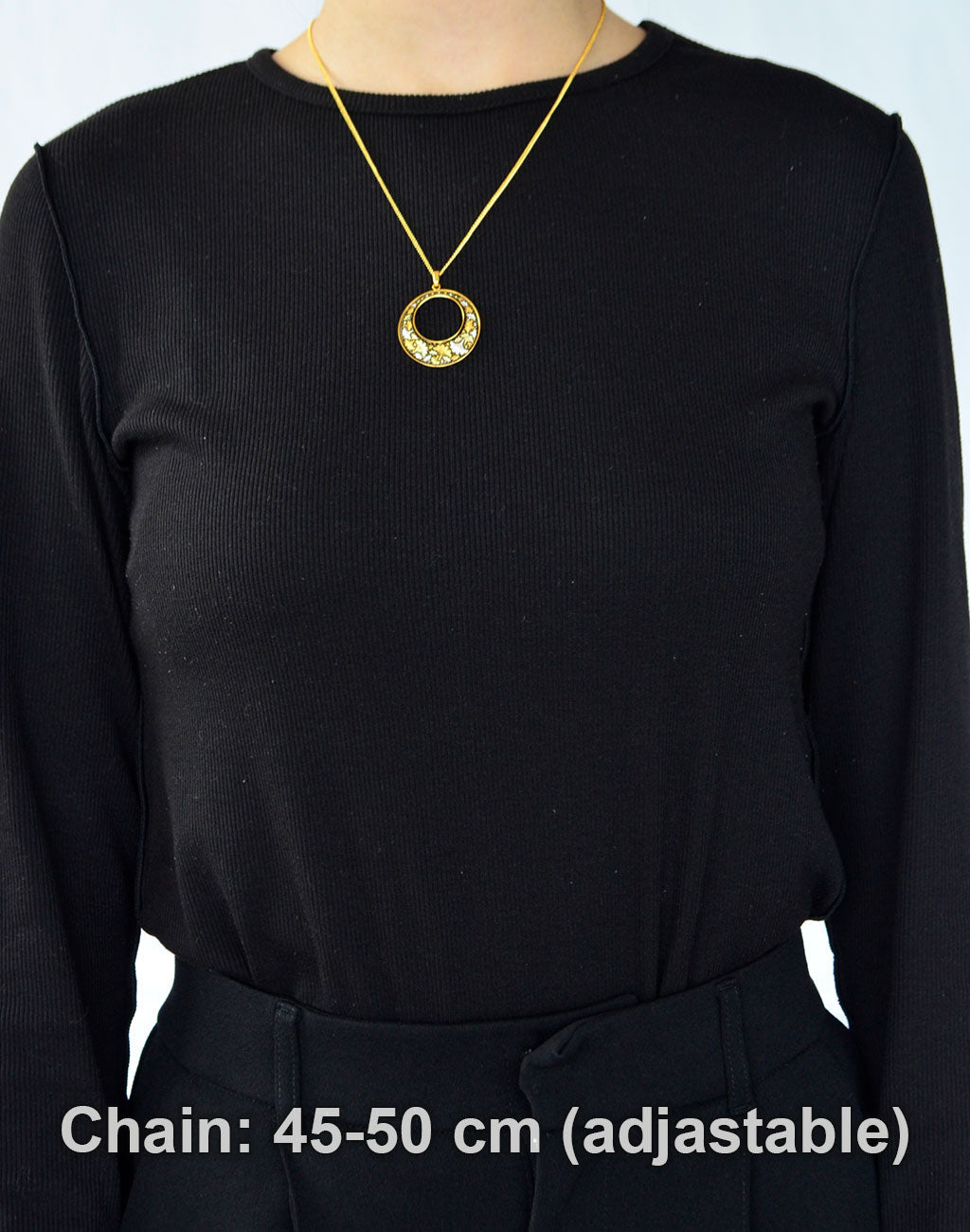 Kyoto Damascene Open Circle Pendant Fully Covered With Ginkgo Leaves – Diameter: 3 cm