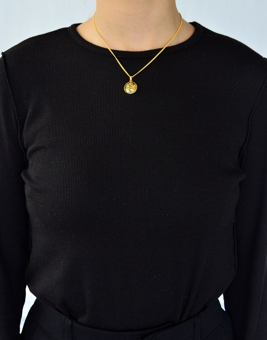 Kyoto Damascene Pendant Fully Covered With Ginkgo Leaves – Diameter: 1.6 cm