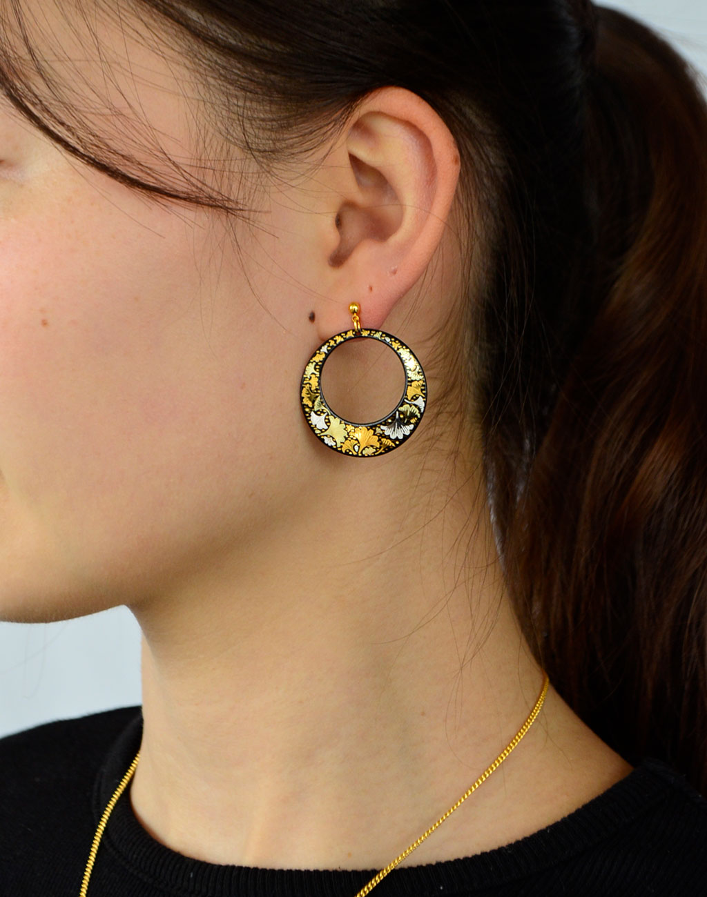 Kyoto Damascene Open Circle Earrings Fully Covered With Ginkgo Leaves – Diameter: 3 cm