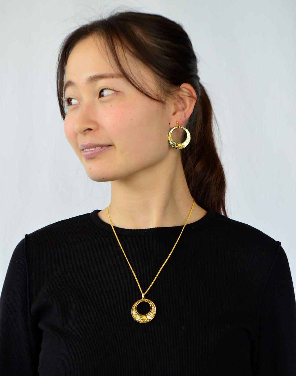 Kyoto Damascene Open Circle Earrings Fully Covered With Ginkgo Leaves – Diameter: 3 cm