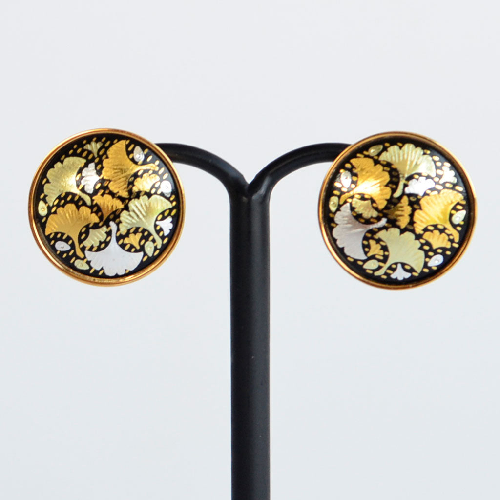 Kyoto Damascene Stud Earrings Fully Covered With Ginkgo Leaves – Diameter: 1.6 cm