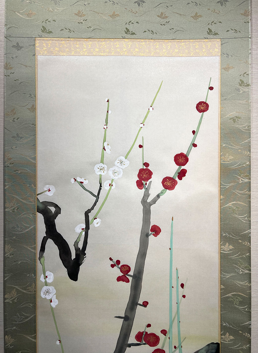 Japanese Hanging Scroll Kakejiku Painted by Shinji Kouno ”Red and White Plum Blossoms” (OKJ 104)