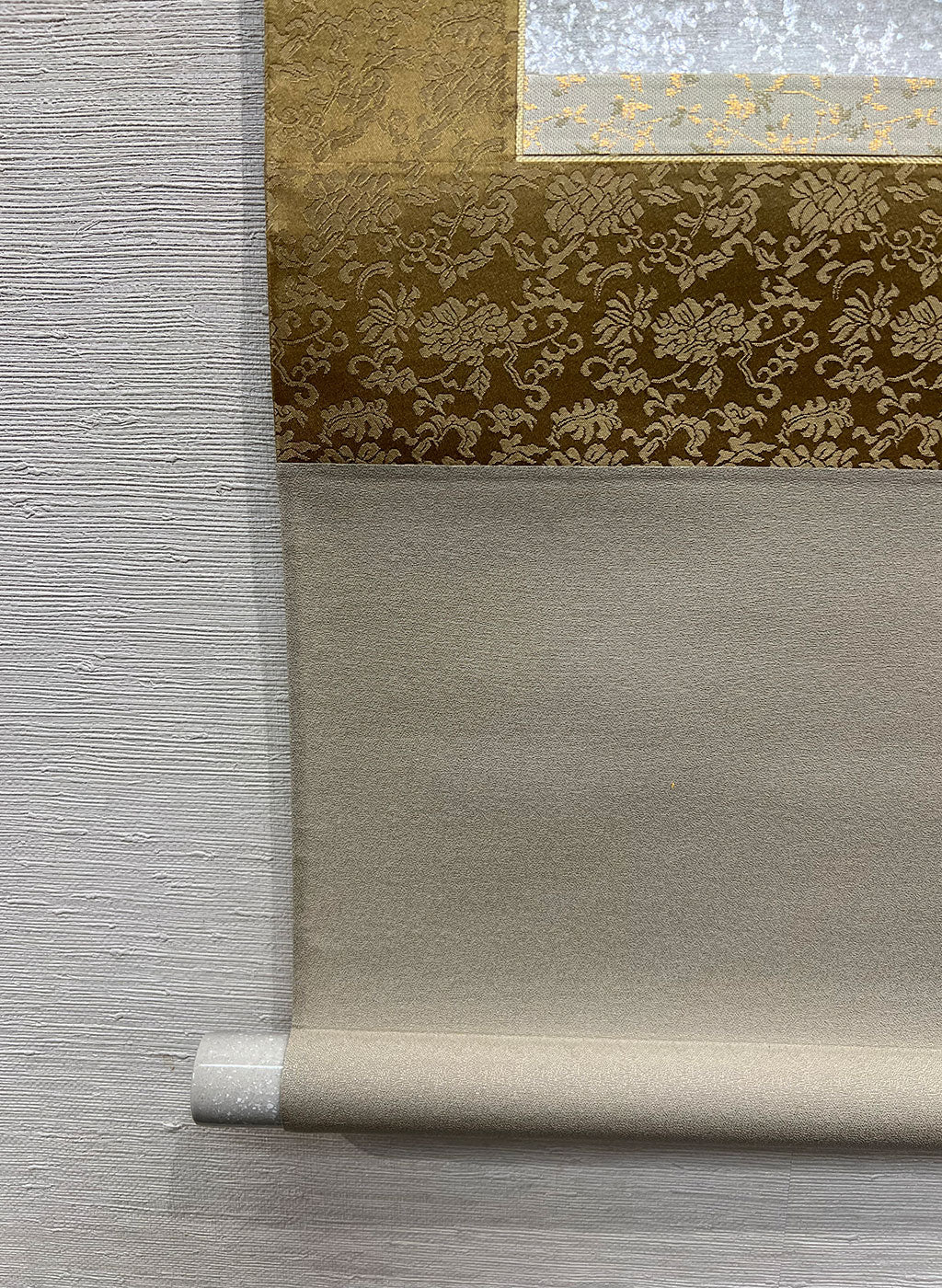 Japanese Hanging Scroll Kakejiku Painted by Shinji Kouno "Red and White Plum Blossoms" (OKJ 106)