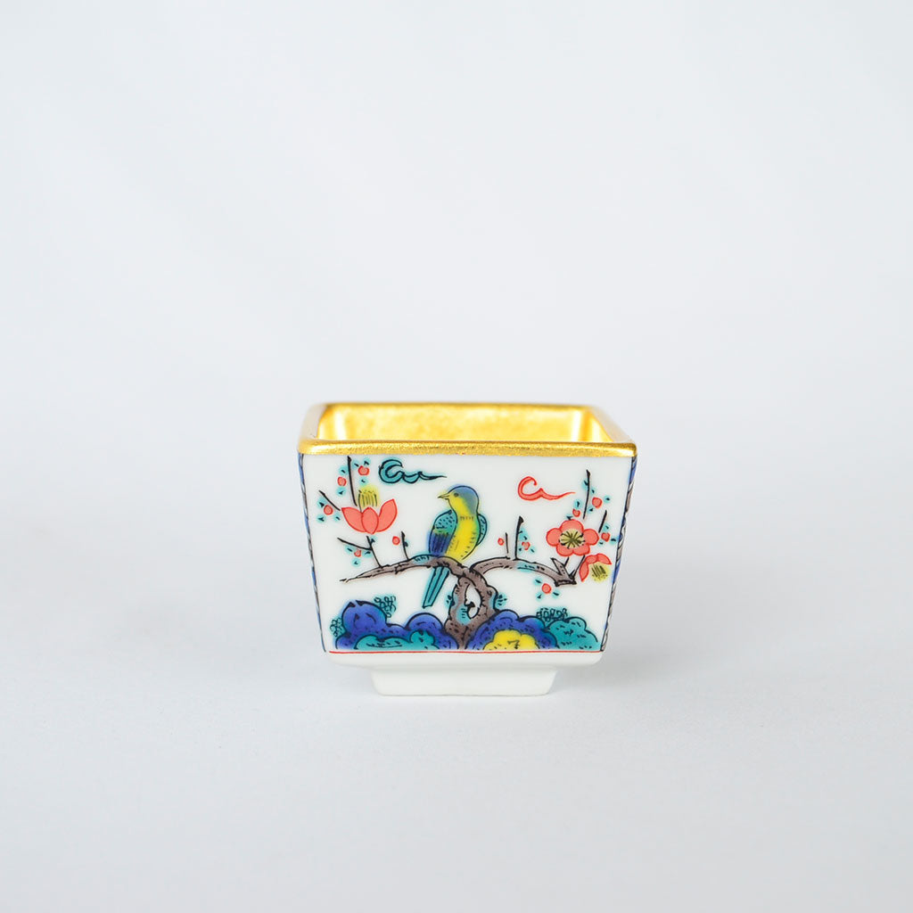 Gold Leaf Kutani Ware Sake Cup "Ko-Kutani Style"