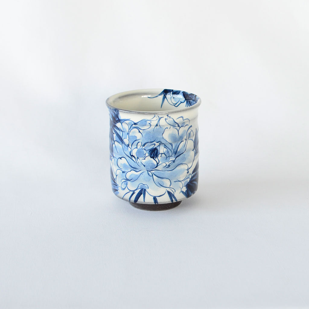 Kiyomizu ware Tea Cup "Sometsuke Botan (Peony)"