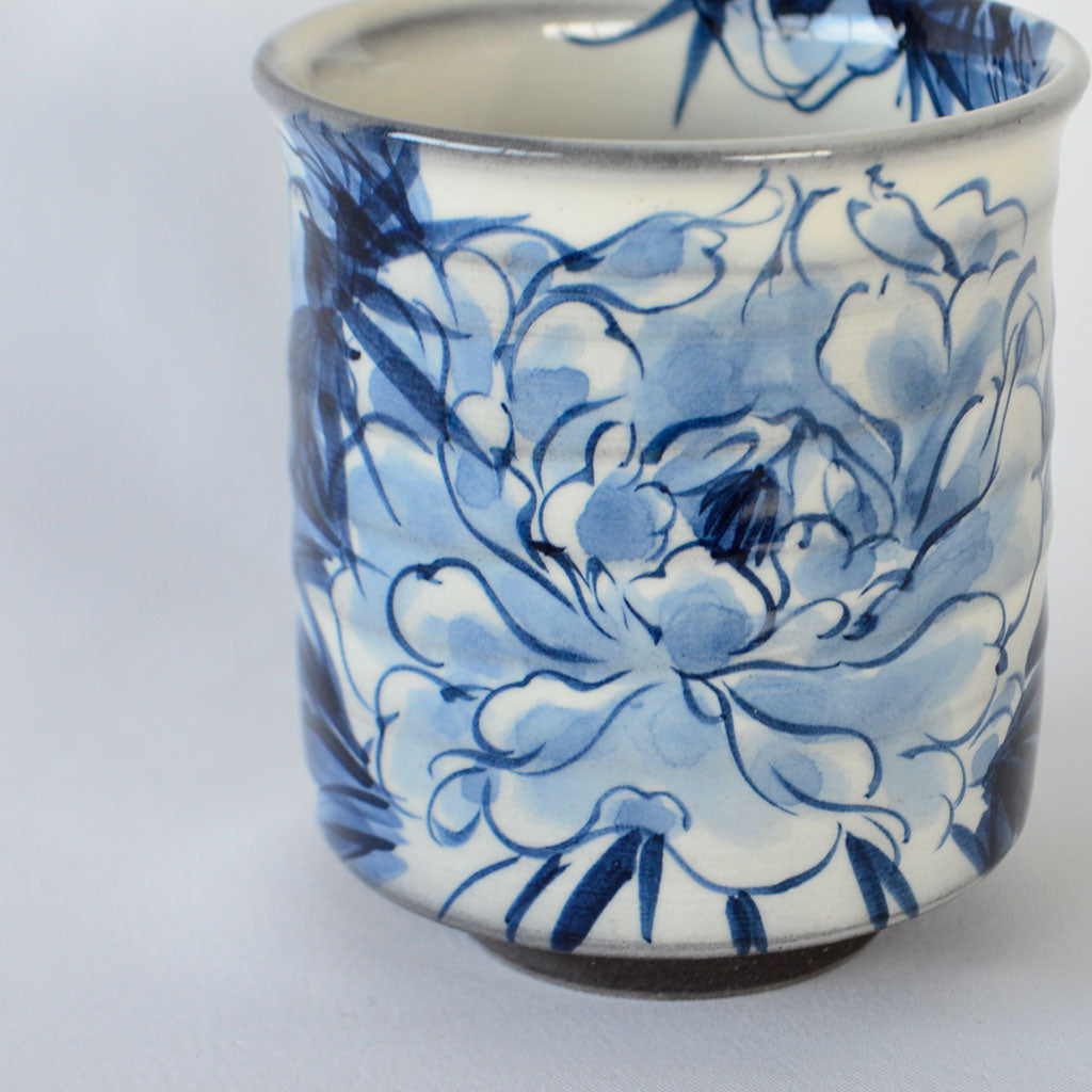Kiyomizu ware Tea Cup "Sometsuke Botan (Peony)"
