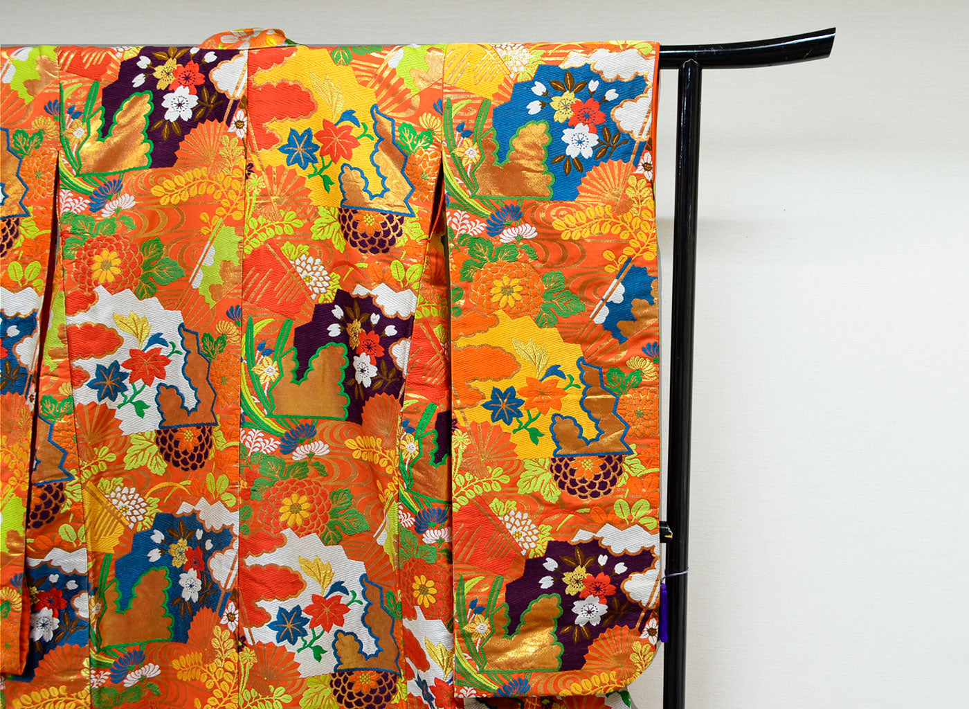 Uchikake Wedding Kimono 400 "Orange with Fans & Seasonal Flowers" (Vintage)
