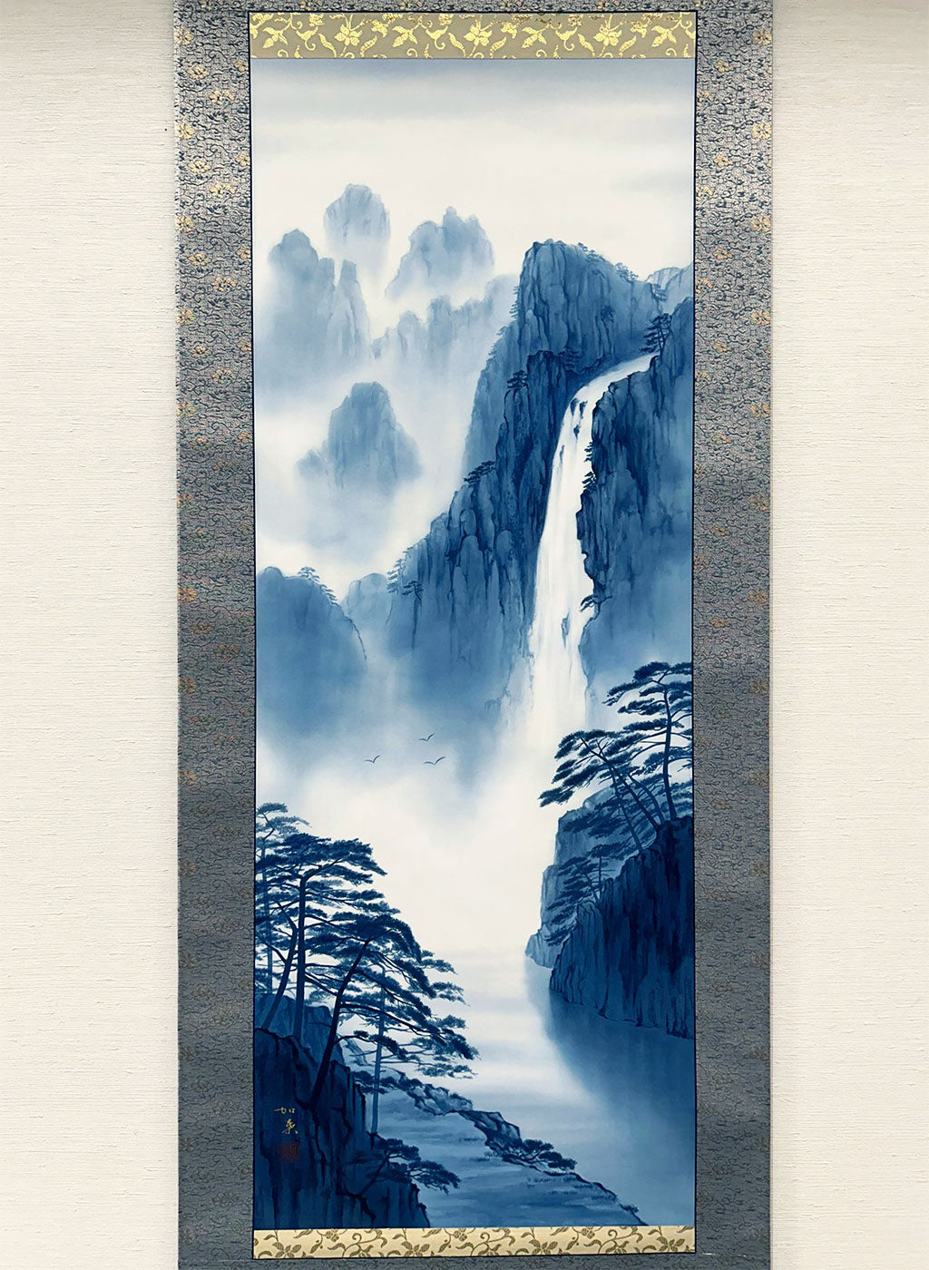 Japanese Hanging Scroll Kakejiku Kayo Shiraki "Shan Shui with a Waterfall"