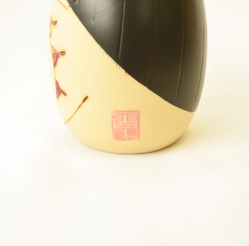 Kokeshi doll "Aki (Autumn)"