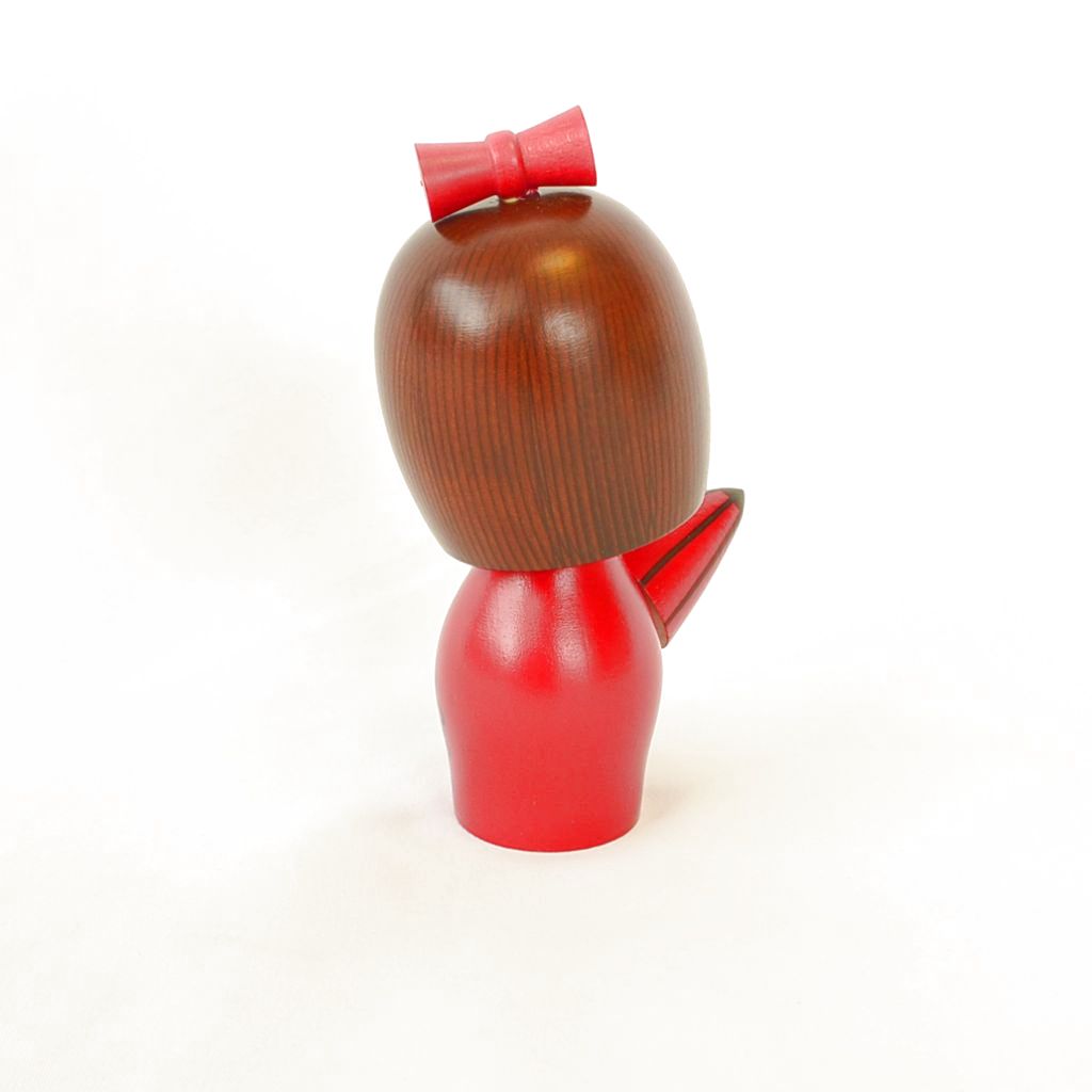 Kokeshi doll "Amayadori (Waiting out the Rain)"