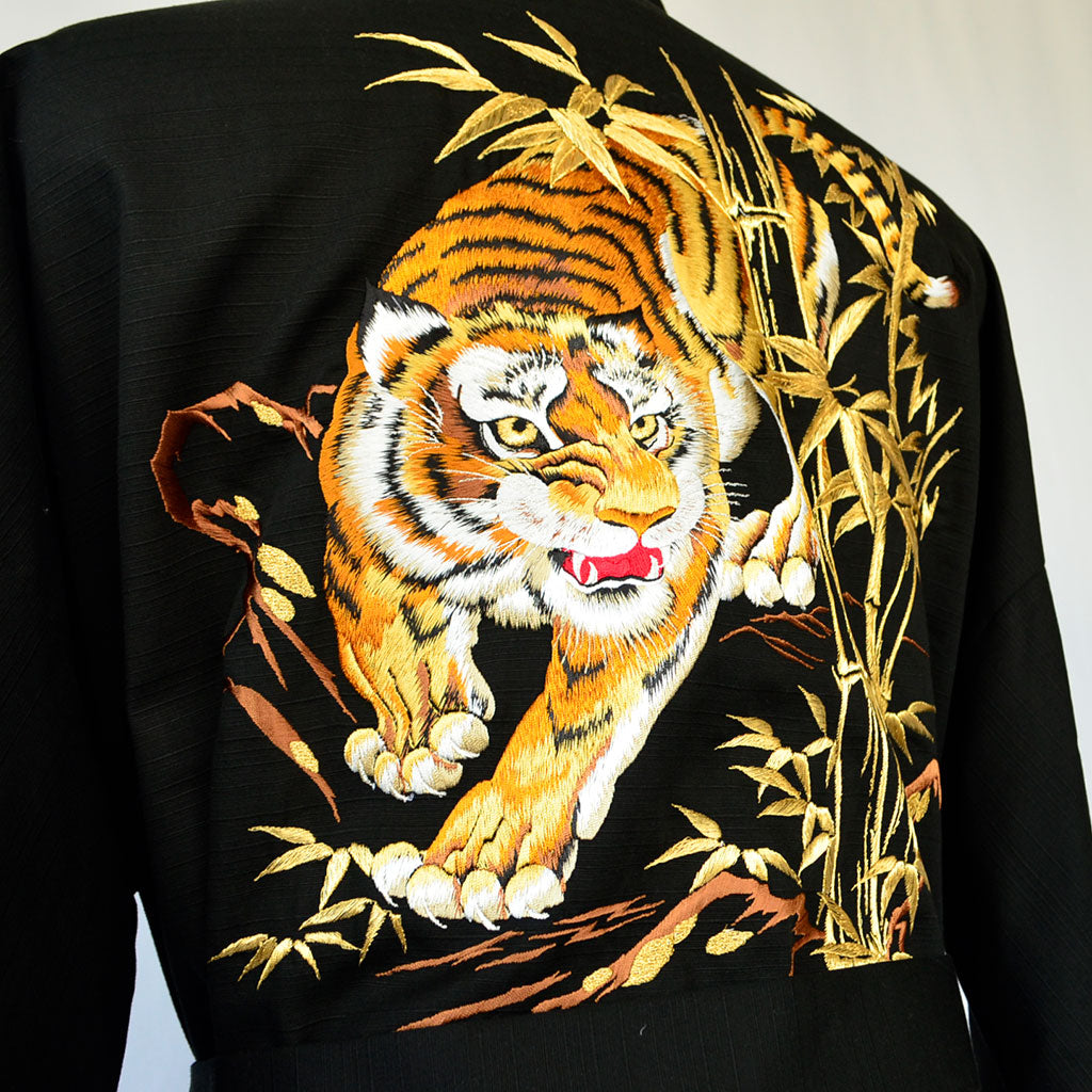 Japanese Kimono Men’s Cotton Knee-length "Tiger" Embroidery