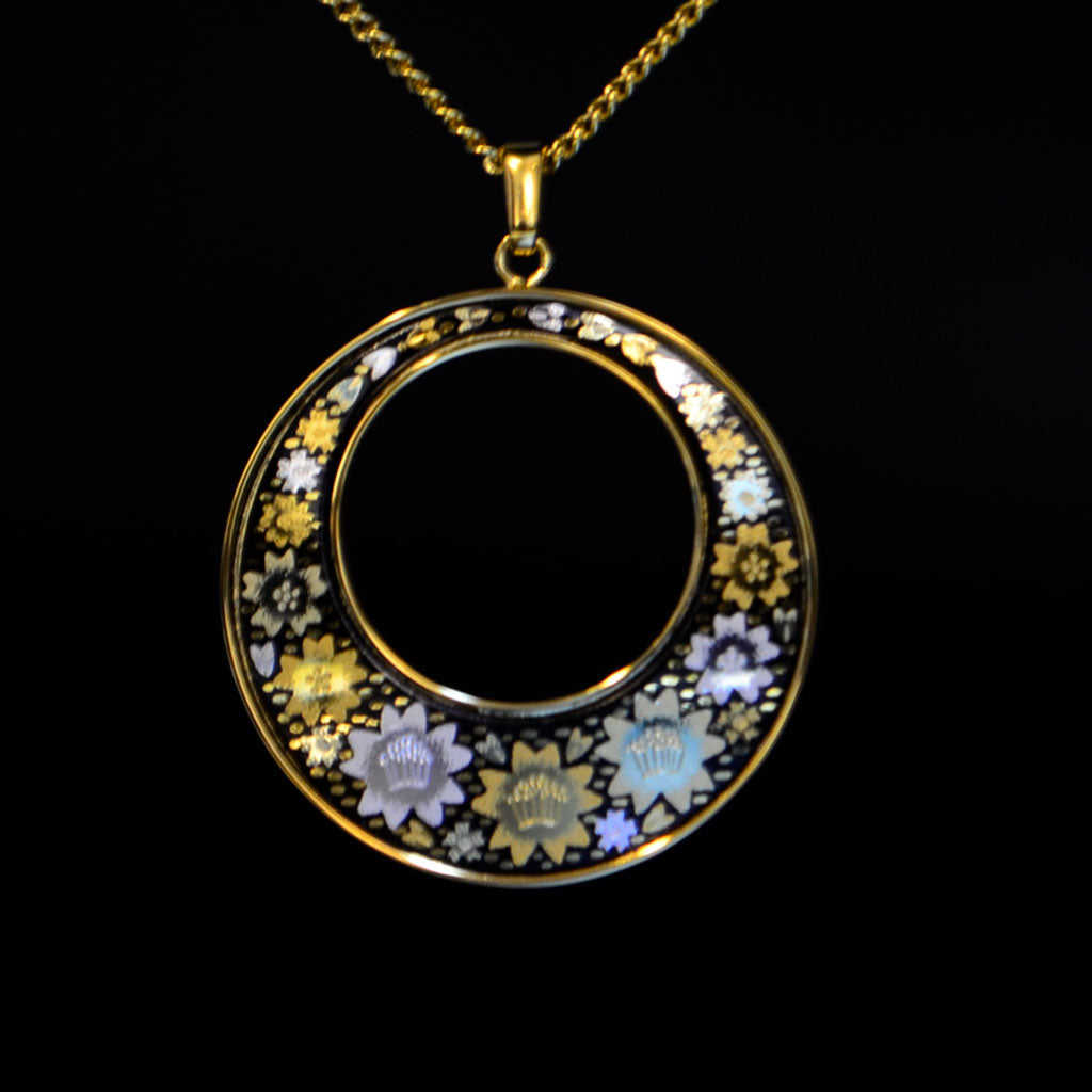 Kyoto Damascene Open Circle Pendant Fully Covered With Cherry Blossoms – Diameter: 3 cm