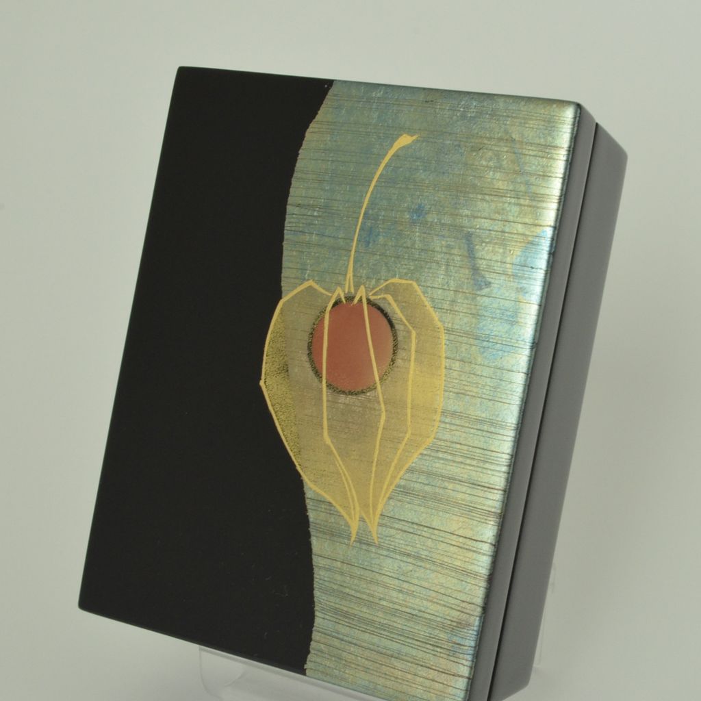 Lacquerware Box "Ground cherry" 4.5