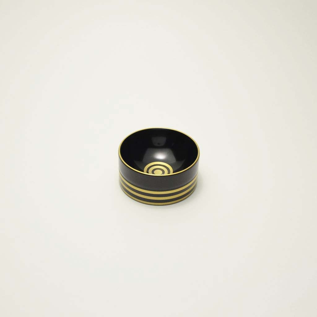 Lacquerware Sake Cup "Sakasatsuki Kasa"●