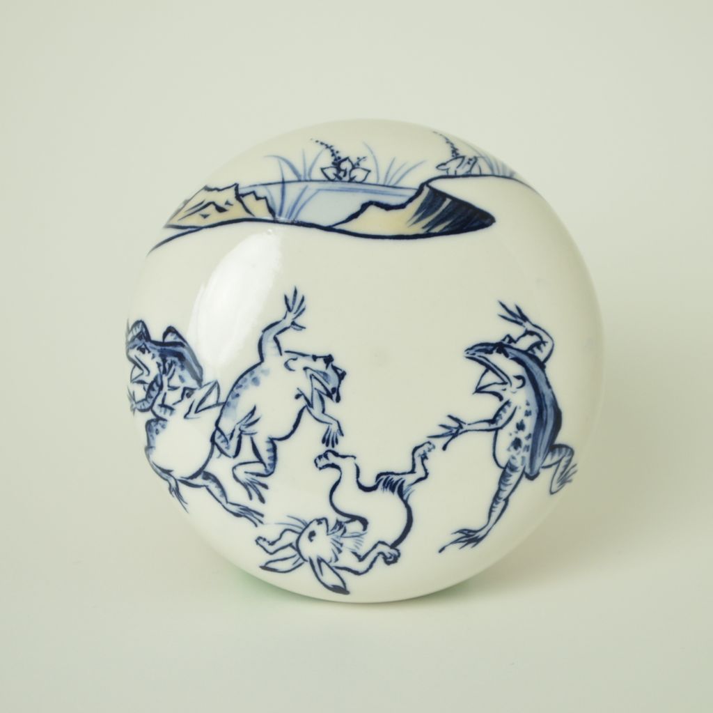 Small container "Choju-Giga"