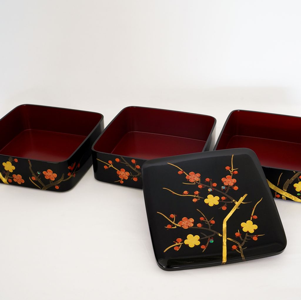 Lacquerware Three-layer box "Plum blossoms" Size 6.5 Ko-bai Hand painting